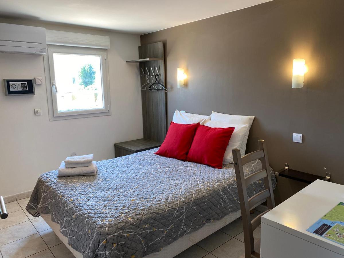 LOGIS Hôtel La Chaumière Marseillan (Herault) Exterior foto