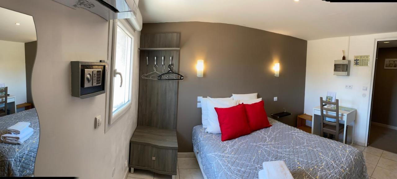 LOGIS Hôtel La Chaumière Marseillan (Herault) Exterior foto